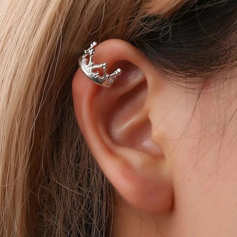 👑 Awesome Pierce-less Metallic Heart Crown Ear Cuff 👑